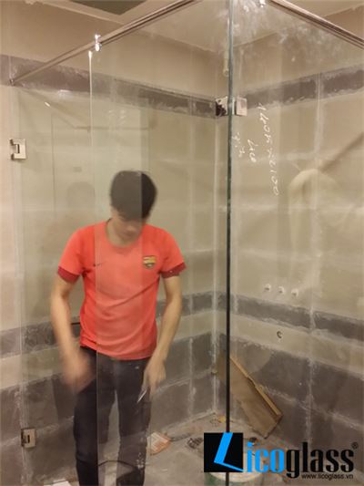 VÁCH KÍNH PHÒNG TẮM 90 ĐỘ CHUNG CƯ TẠI HÀ NỘI 